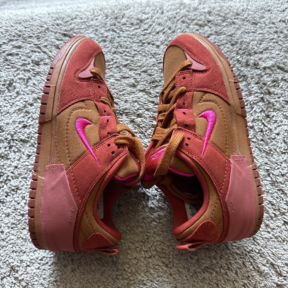 Women's Dunk Low Disrupt 2
Desert Bronze and Pink Prime